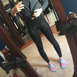 Athleta Marble 7/8 Salutations